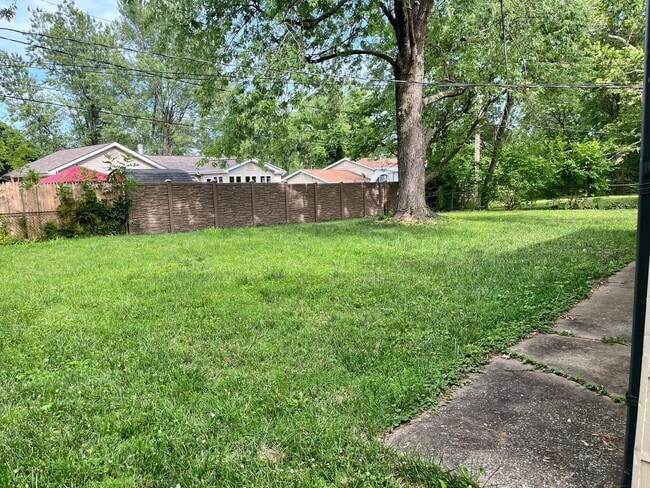 Photo - 810 Jacobs Ln