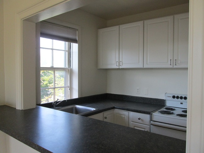 Photo - 324 FOREST LLC