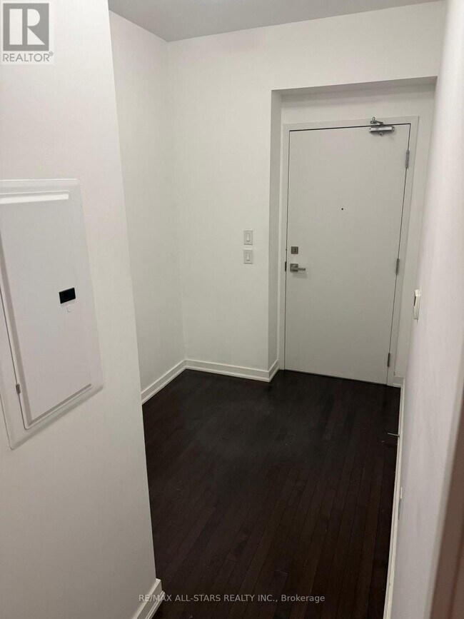 Photo - 14 York St Unit 609