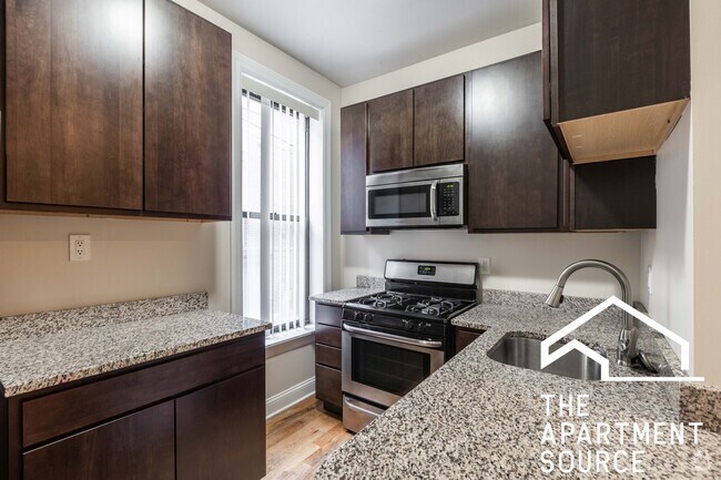 Building Photo - 1218 N Dearborn St Unit B2 Rental