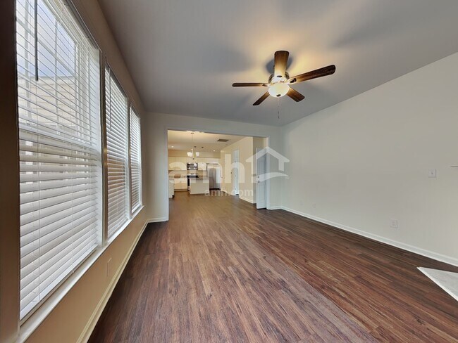 Photo - 369 Collinsworth Dr