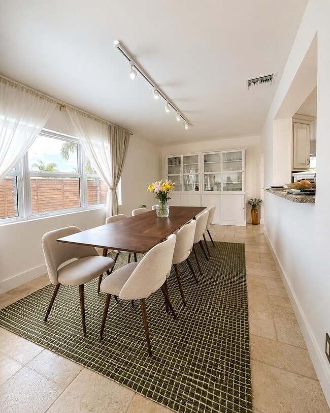 Photo - 7210 McKinley St