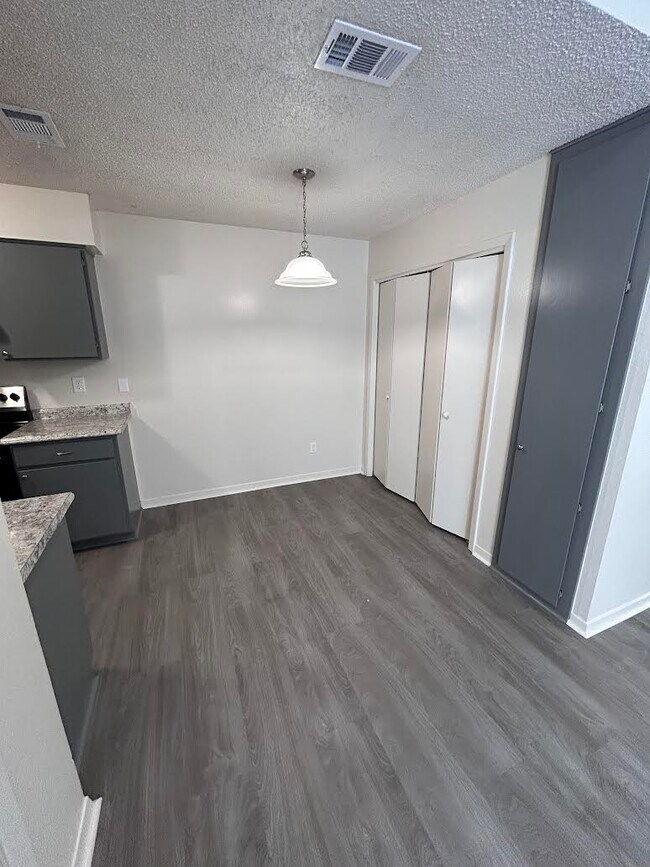 Photo - 1212 S Rogers Rd Casa