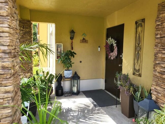 Photo - 3415 NE 9th Dr Unit 104