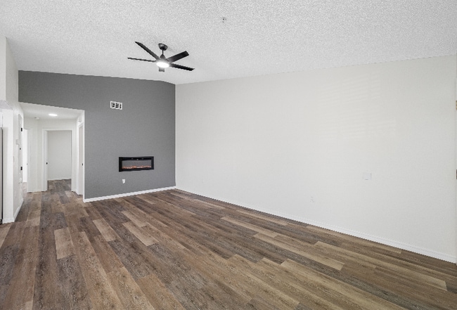 Photo - 10490 Chalmer St Unidad 02