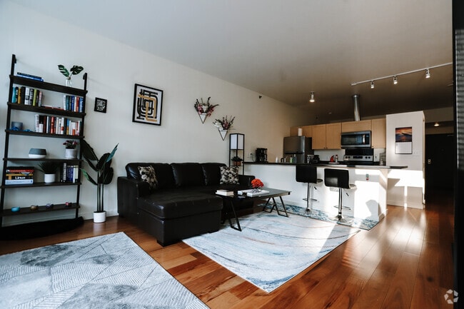 Building Photo - 2717 Western Ave Unit 5018 Rental