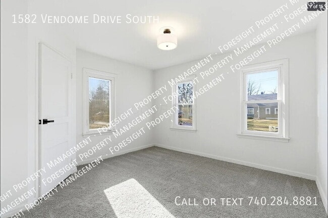Photo - 1582 Vendome Dr S