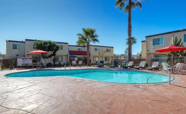 Photo - La Roca Plaza