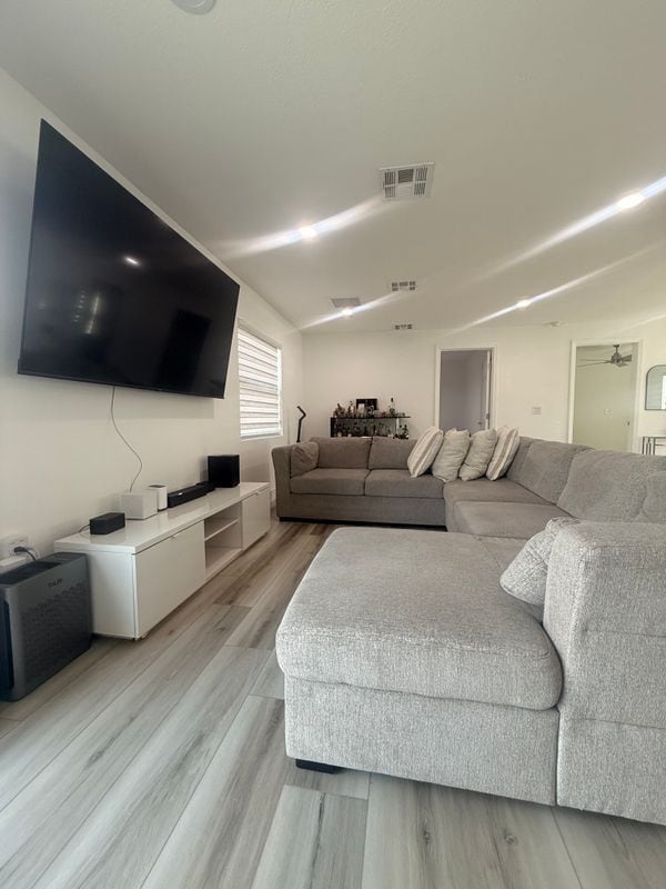 Photo - 820 N Trebol St