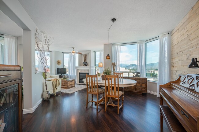 Photo - 33065 Mill Lake Rd