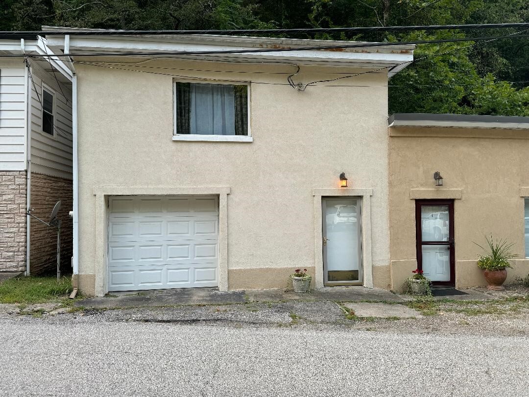 Photo - 890 S Park Rd