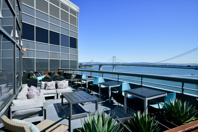 Skydeck - Towers at Rincon Rental