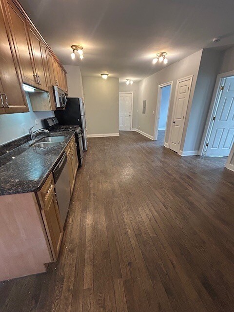 Photo - 4554 W George St Unit 1