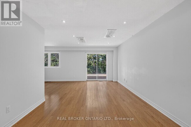 Photo - 109 Robert Hicks Dr