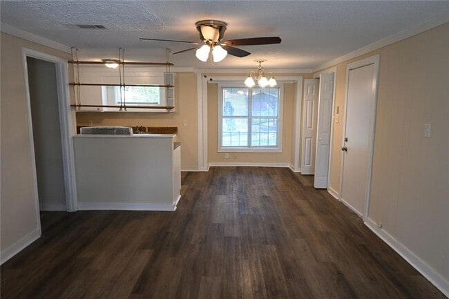 Photo - 6363 Melrose St