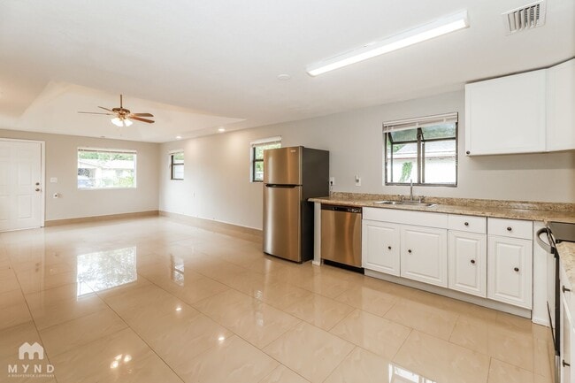 Photo - 7018 Maclura Dr