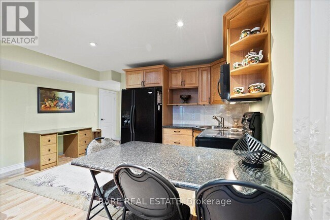 Photo - 40 Lloyd George Ave