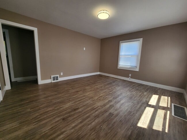 Photo - 1117 W University St