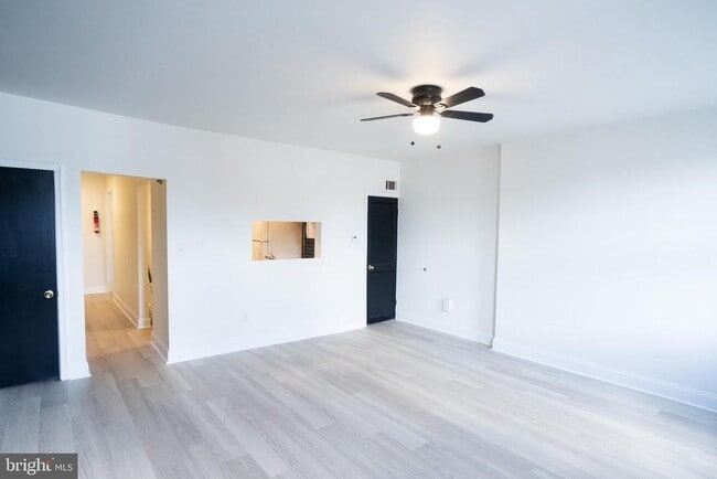 Building Photo - 1221 N Randolph St Unit 3