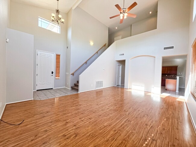 Photo - 1462 W. Roadrunner Dr.