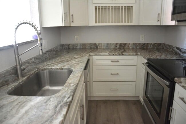 Photo - 670 16th Ave S