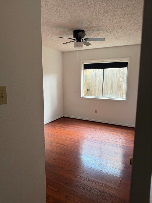 Photo - 2926 Colony Dr