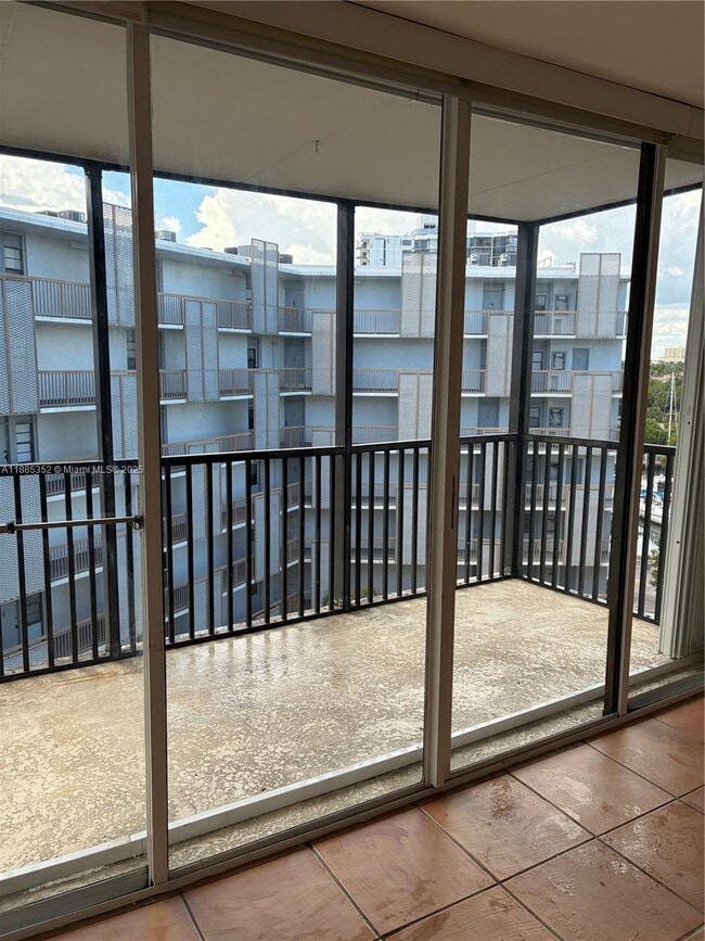 Photo - 3401 N Country Club Dr Unidad 706