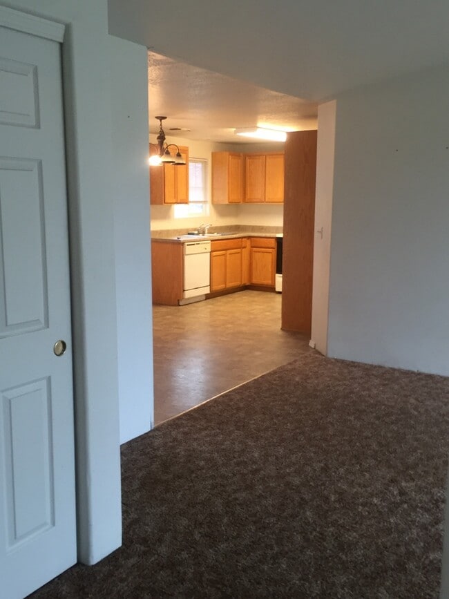 Great 3 bdrm, 2 bath home Rental For Rent in White City, OR