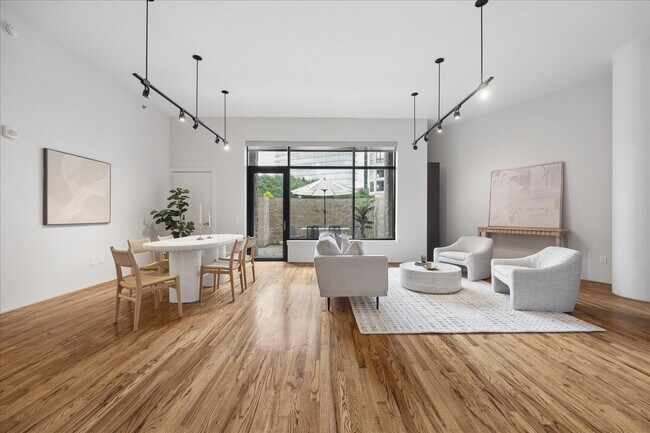 5005 Hidalgo St Unit 210
