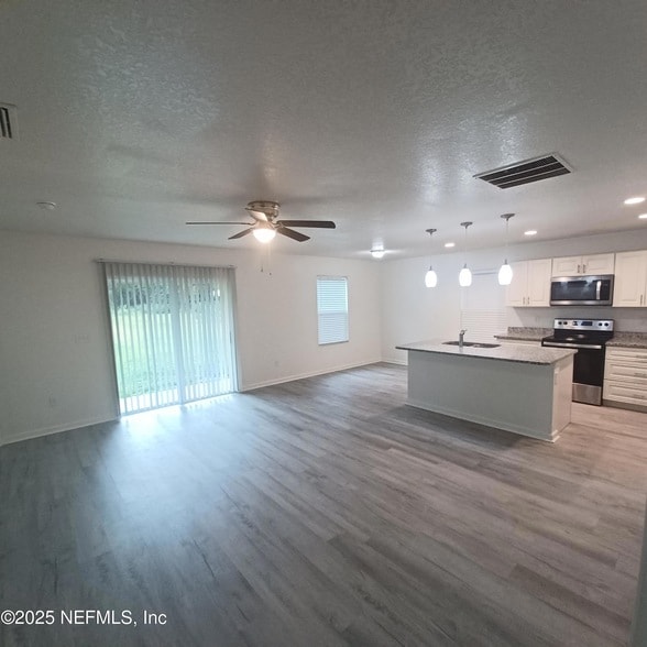 Photo - 4840 Kenneth St