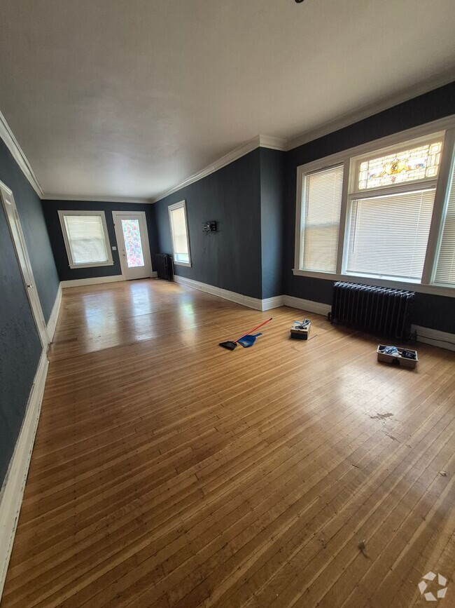 Building Photo - 14 Rowley St Unit A Rental