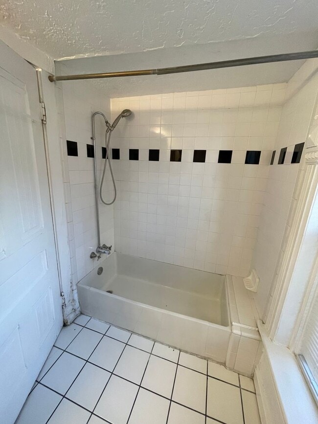 Photo - Pet Friendly 2 bedroom Apartment in SLC avenues Unit #2