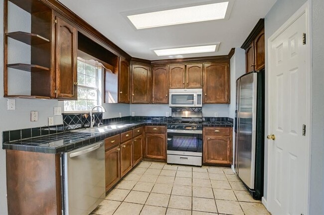 Photo - 17253 Tobermory Dr