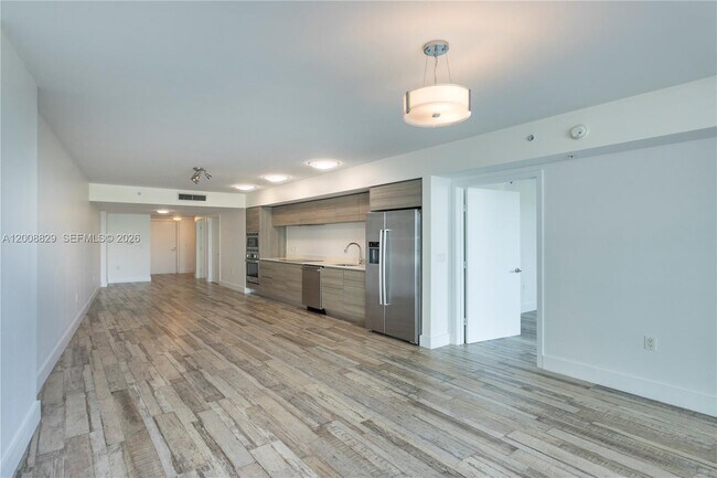 6620 Indian Creek Dr Unit 313