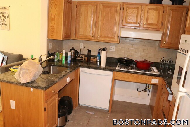 Photo - 90 Westland Ave Apartment Unit 202