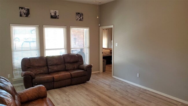 Photo - 5106 Misty Ln
