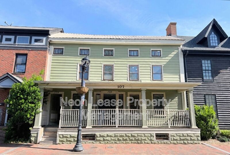 Photo - 109 NW Front St