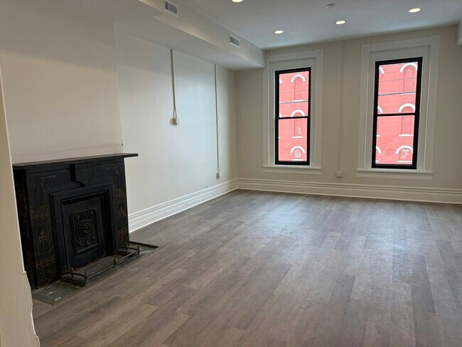 Photo - 106 E Erie St Unit 2C