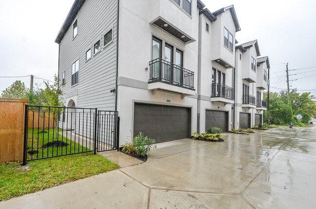 Building Photo - 1818 Bonner St Rental