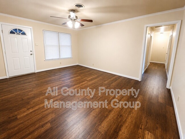 Photo - 5016 Sabelle Ln