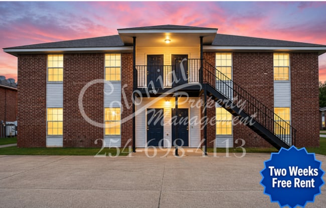 Building Photo - AVAILABLE NOW! - FULLY FURNISHED Unit C