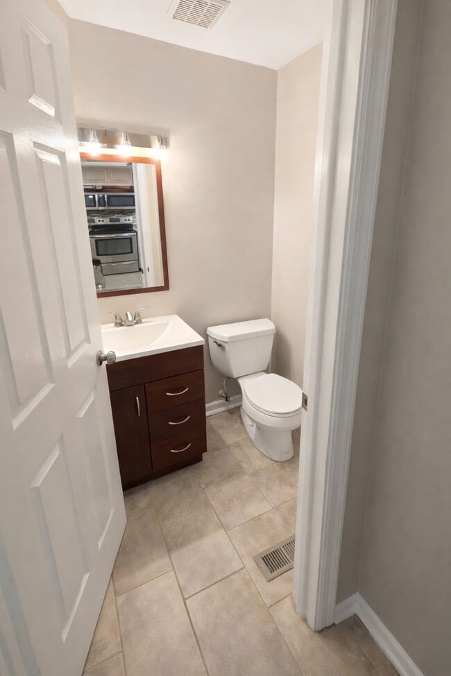 Photo - 1260 Komura Ct