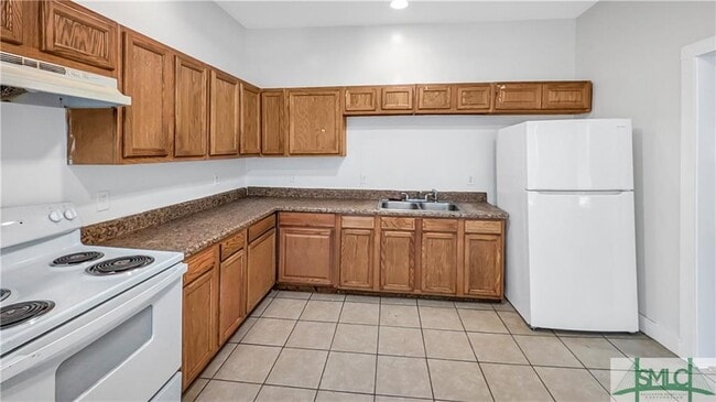 Photo - 814 W 44th St