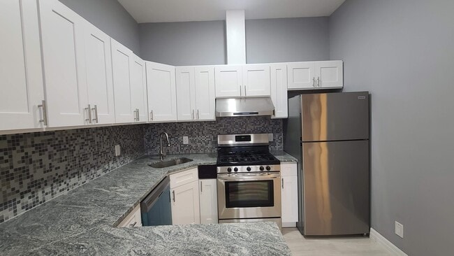 Photo - 100 Griffith St Unit 3L