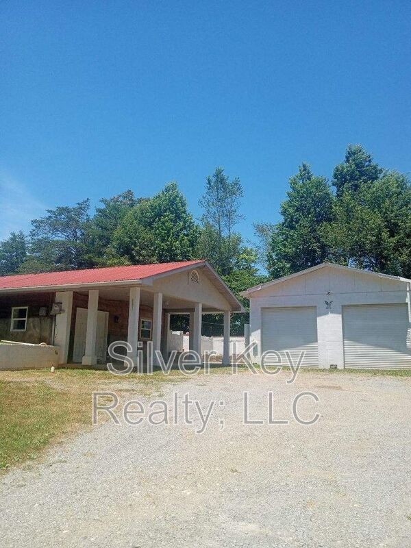 Building Photo - 223 Lakewood Subdivision Rd