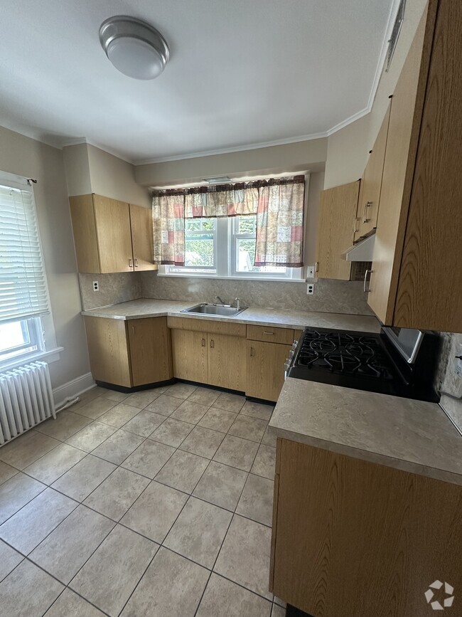 Building Photo - 283 Mile Square Rd Unit 2 Rental