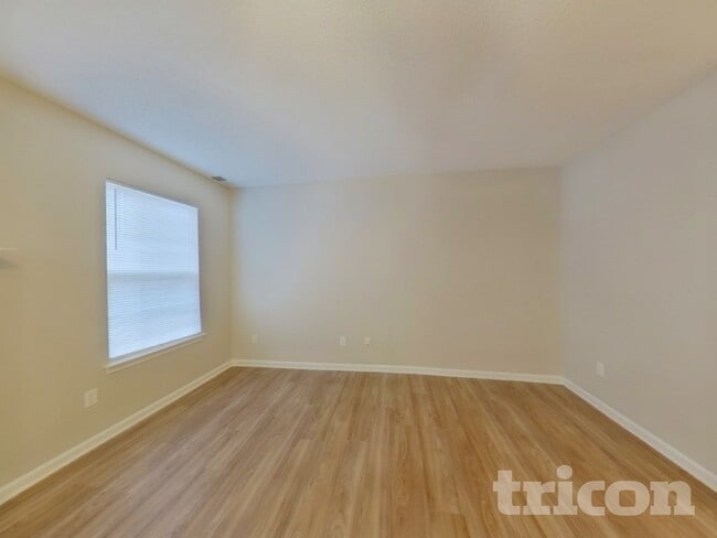 Photo - 4932 Aldersbrook Dr