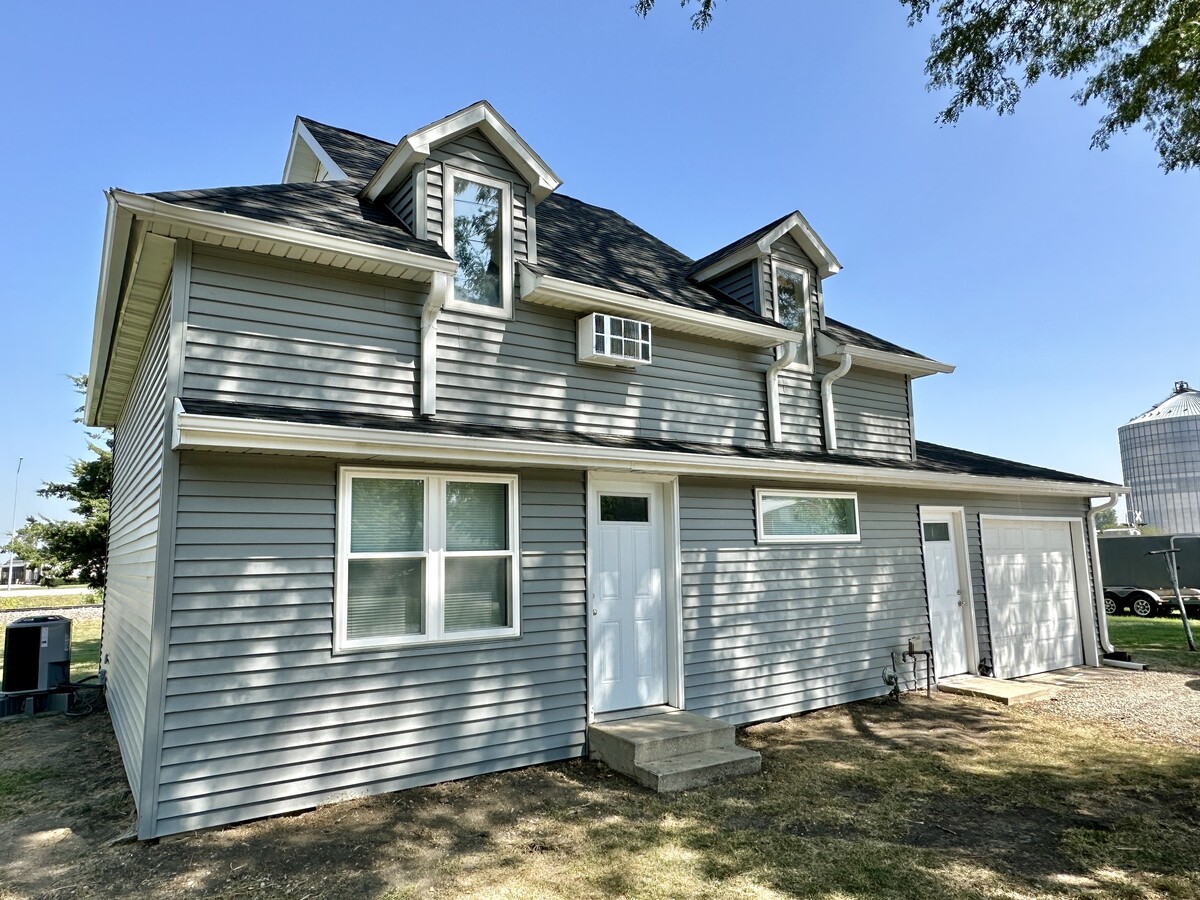 Front - 509 West 1st Street Townhome