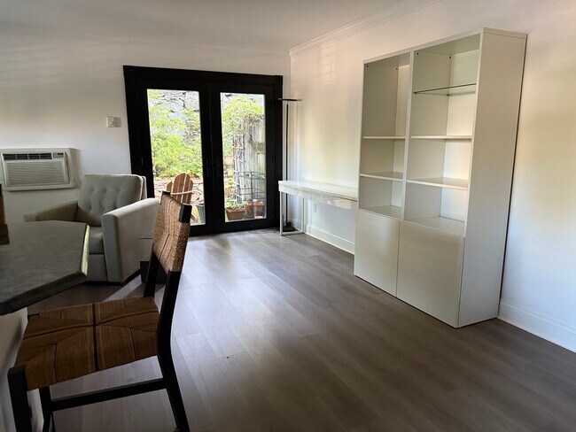 Photo - 392 S Main St Unidad 61