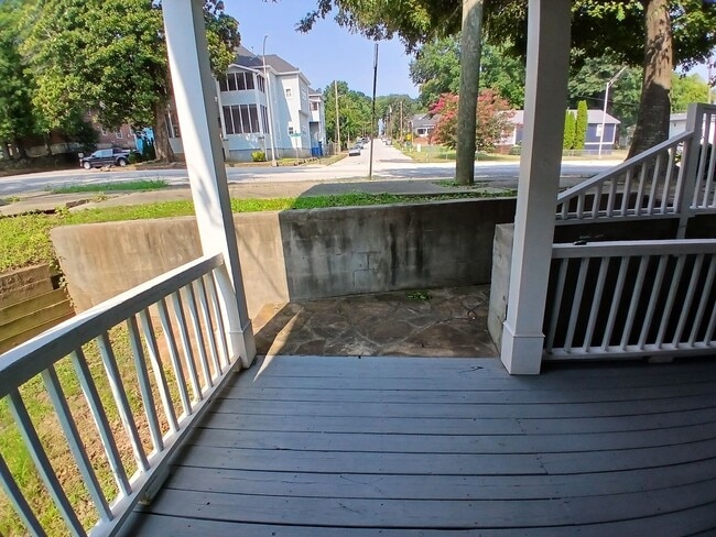Photo - 822 Pryor St SW